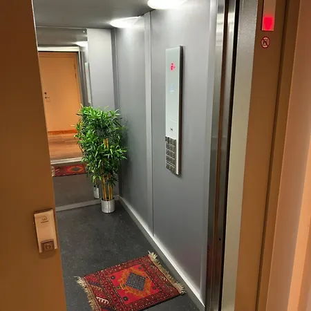 Sentral Med Fantastisk Utsikt Tromsø