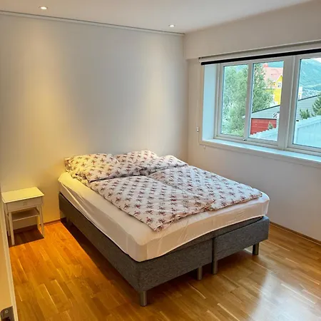 Sentral Med Fantastisk Utsikt Apartament